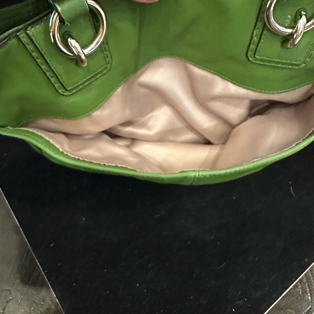 ☘️Coach Vibrant VINTAGE Gorgeous  Green LeatherTote Arm Candy - Picture 9 of 16